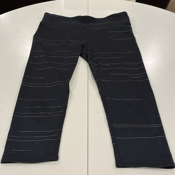 Fabletics leggings waist 15 inches - Picture 1 of 6